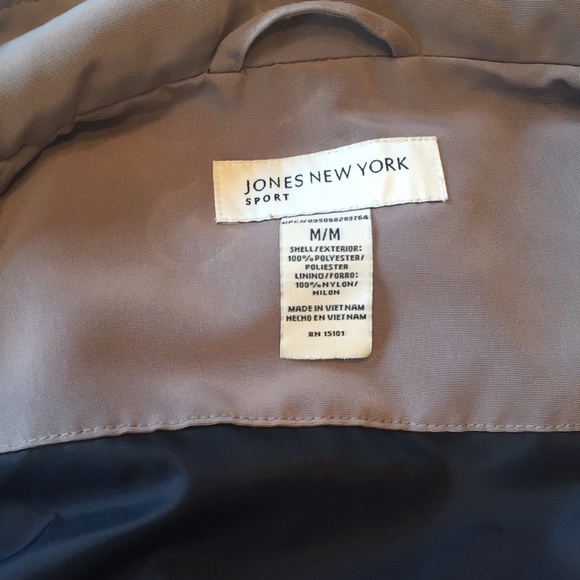Jones New York rain jacket- medium - Picture 4 of 5